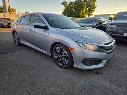 Used 2018 Honda Civic EX-T image 5