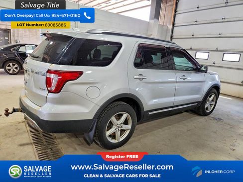 Used 2016 Ford Explorer XLT w/ Equipment Group 202A AWD/4WD image 4