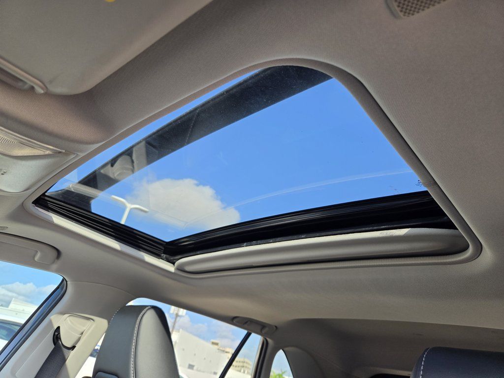 Used 2025 Toyota RAV4 XLE Premium FWD image 29