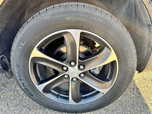 Used 2022 Buick Enclave Essence w/ Experience Buick Package image 7