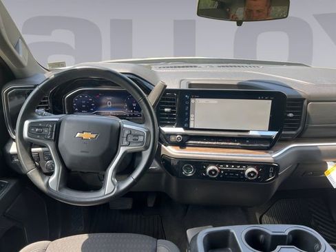 Used 2024 Chevrolet Silverado 1500 LT AWD/4WD image 12