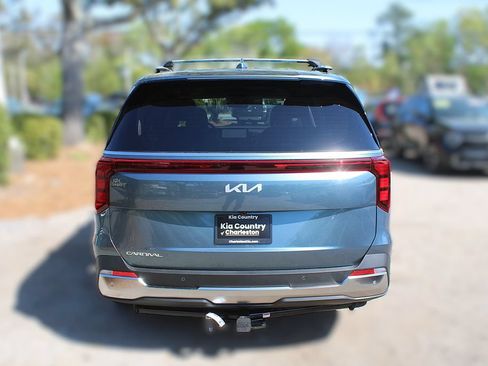 New 2027 Kia Carnival SX w/ Dark Edition Package FWD image 11