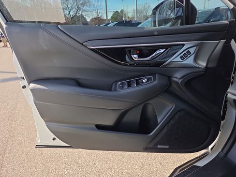 Used 2022 Subaru Outback Limited image 18