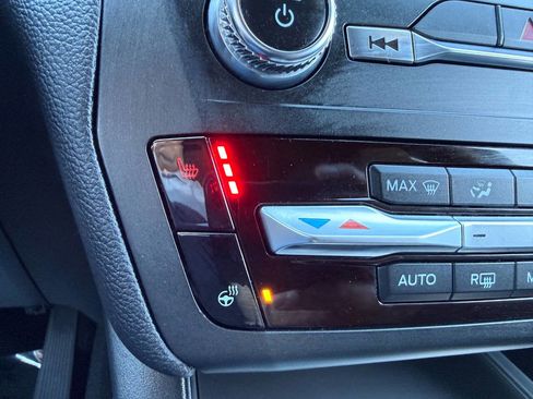 Used 2020 Ford Explorer XLT w/ Comfort Package image 46