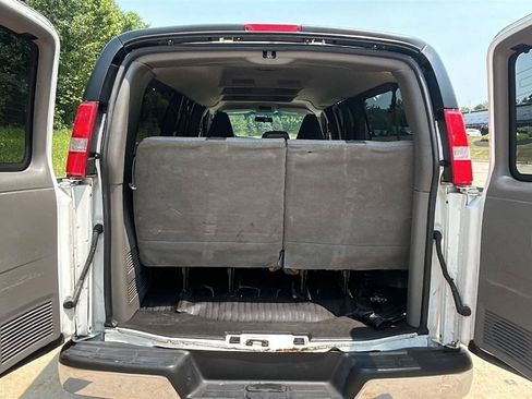 Used 2016 Chevrolet Express 3500 LT w/ LT Preferred Equipment Group RWD image 33