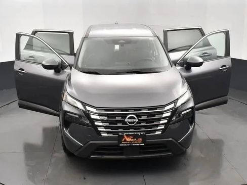 Used 2024 Nissan Rogue SV FWD image 10