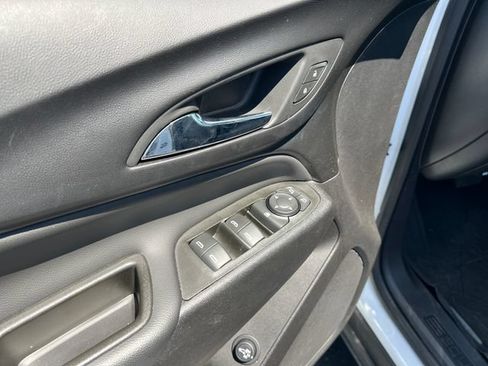 Used 2024 Chevrolet Equinox LT w/ LPO, Floor Liner Package FWD image 15