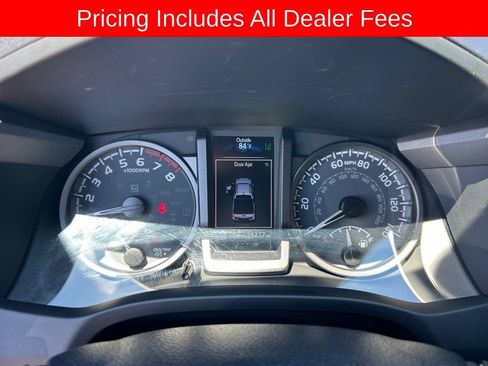 Used 2023 Toyota Tacoma TRD Off-Road w/ TRD Premium Off Road Package AWD/4WD image 10