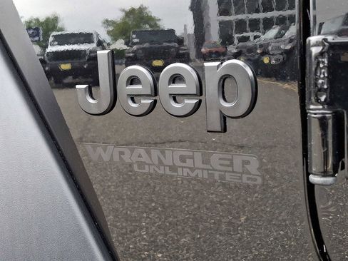Used 2022 Jeep Wrangler Unlimited Sport AWD/4WD image 32