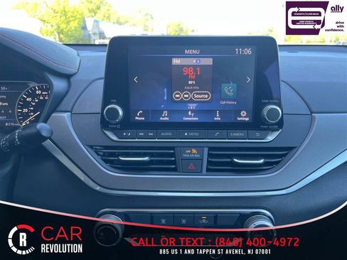 Used 2024 Nissan Altima 2.5 SR FWD image 16