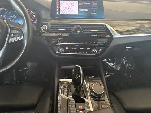 Used 2020 BMW 530i xDrive w/ Convenience Package AWD/4WD image 3