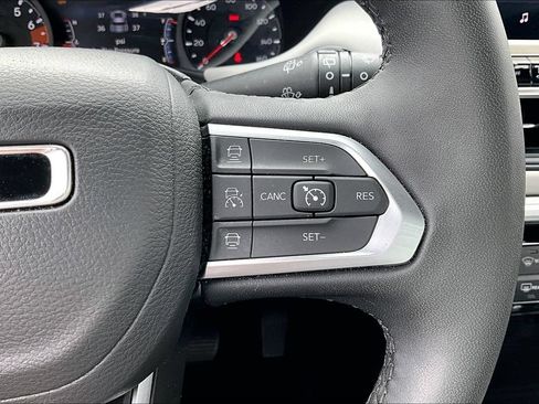 Used 2025 Jeep Compass Limited AWD/4WD image 11