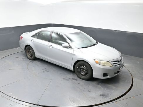Used 2011 Toyota Camry FWD image 39