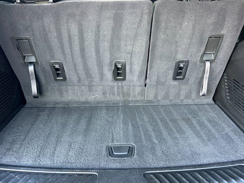 Used 2026 Chevrolet Tahoe LT RWD image 16