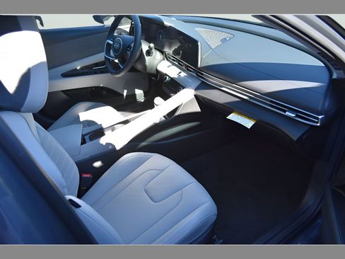New 2026 Hyundai Elantra Limited FWD image 12