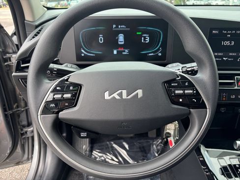 Used 2026 Kia Niro LX FWD image 27