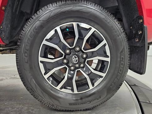 Used 2021 Toyota Tacoma TRD Sport AWD/4WD image 9