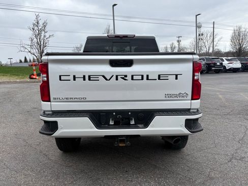 Used 2022 Chevrolet Silverado 2500 High Country w/ Z71 Off-Road Package image 6