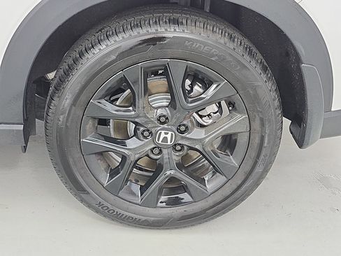 Certified 2025 Honda HR-V Sport image 32