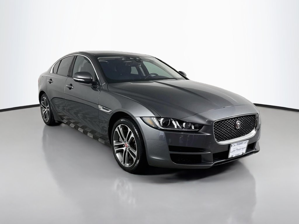 Used 2017 Jaguar XE Premium AWD/4WD image 7