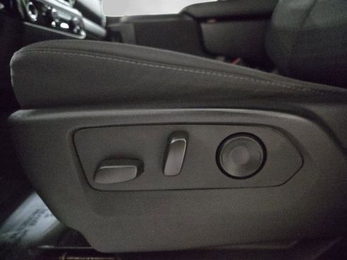 Used 2023 Chevrolet Silverado 1500 LT image 27