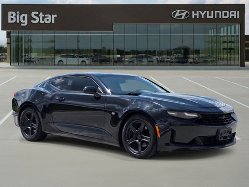 Used 2019 Chevrolet Camaro LT RWD image 6