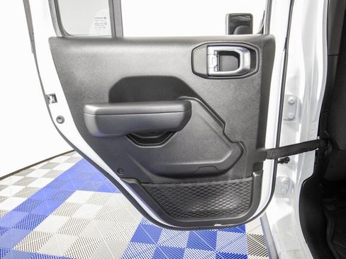 Used 2024 Jeep Wrangler Willys image 14