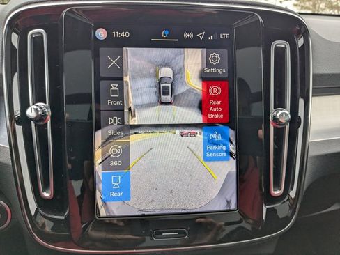 Used 2026 Volvo XC40 B5 Ultra w/ Protection Package Premier image 17