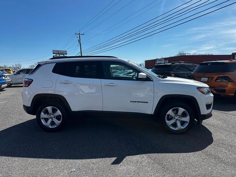 Used 2018 Jeep Compass Latitude w/ Cold Weather Group AWD/4WD image 4
