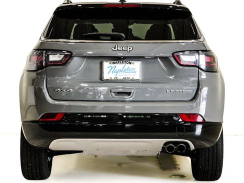 Used 2022 Jeep Compass Limited w/ Elite Group AWD/4WD image 8