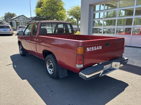 Used 1993 Nissan Pickup 2WD King Cab image 3
