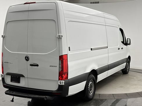 Used 2023 Mercedes-Benz Sprinter 2500 image 7