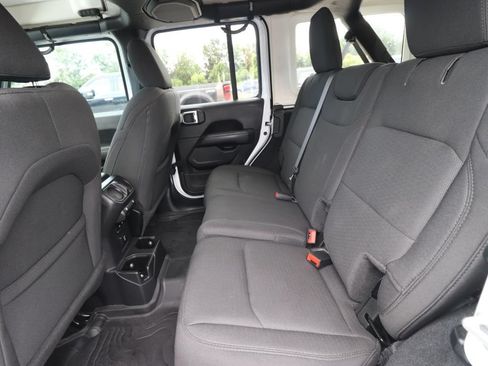 Used 2023 Jeep Wrangler Unlimited Sahara w/ LED Lighting Group AWD/4WD image 9