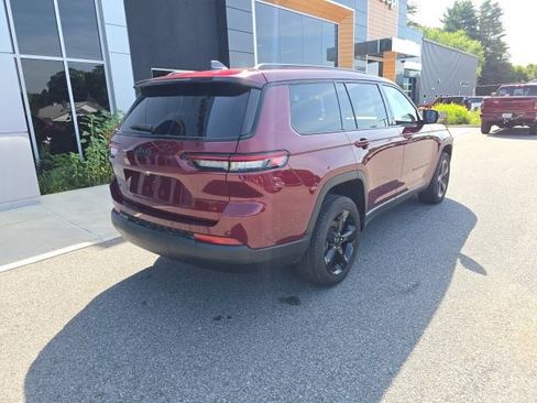Used 2025 Jeep Grand Cherokee L Laredo AWD/4WD image 6
