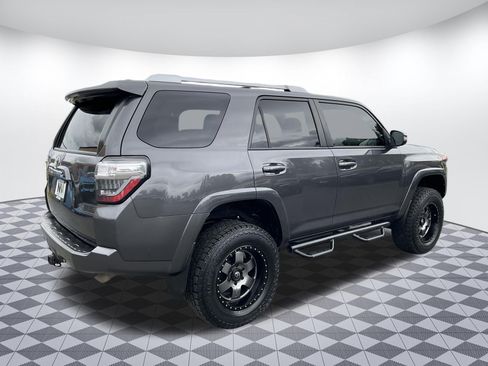 Used 2018 Toyota 4Runner SR5 Premium AWD/4WD image 3