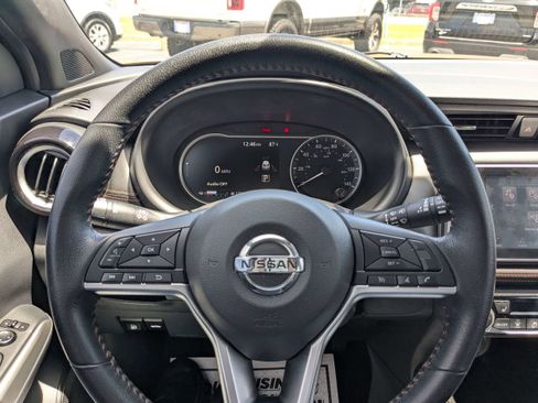 Used 2020 Nissan Kicks SR w/ SR Premium Package FWD image 20