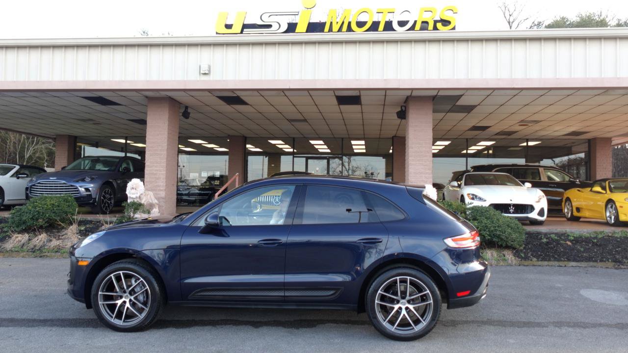 Used 2022 Porsche Macan w/ Premium Package AWD/4WD image 4