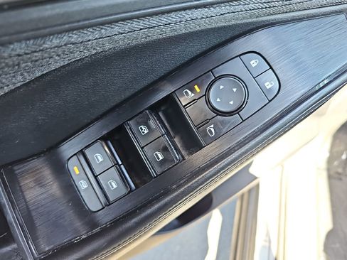 Used 2023 Nissan Rogue SV image 28