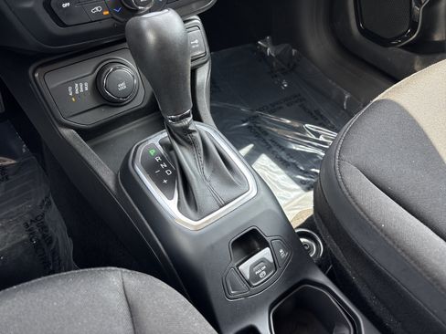 Used 2020 Jeep Renegade Altitude AWD/4WD image 25