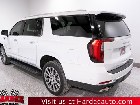 Used 2025 GMC Yukon XL Denali image 3