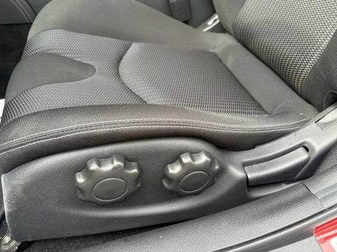 Used 2016 Nissan 370Z Coupe RWD image 18