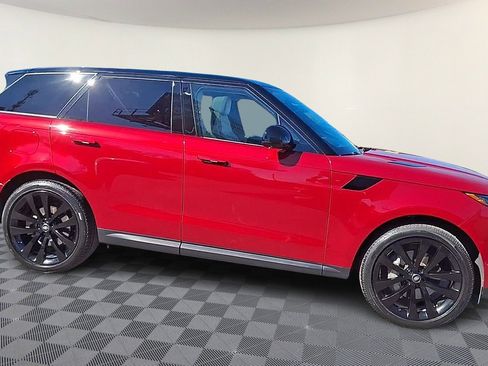 Used 2024 Land Rover Range Rover Sport SE image 9