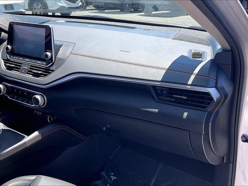 Used 2020 Nissan Altima 2.5 SR w/ Premium Package FWD image 23