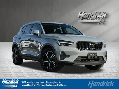 Used 2025 Volvo XC40 B5 Core