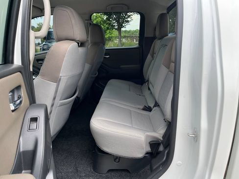 Used 2022 Nissan Frontier SV AWD/4WD image 26