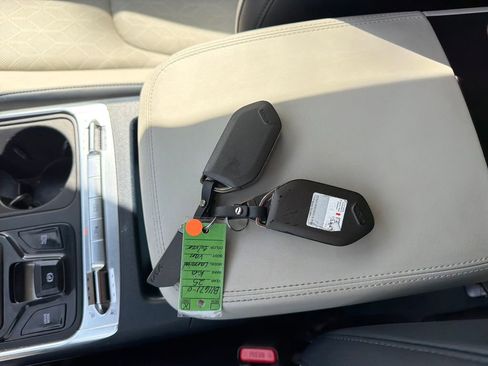 Used 2025 Kia Carnival SX FWD image 30