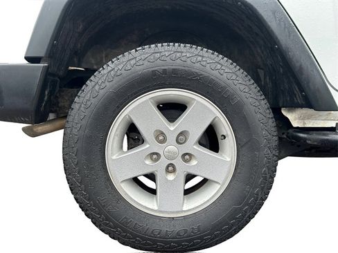 Used 2016 Jeep Wrangler Unlimited Sport image 16