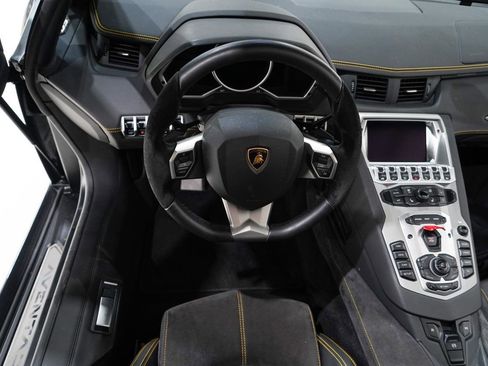Used 2014 Lamborghini Aventador LP 700-4 image 12