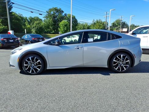 New 2026 Toyota Prius Plug-In Hybrid FWD image 6