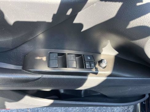 Used 2021 Toyota Camry SE FWD image 18